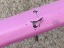 zertrümmertes Oberrohr rosa